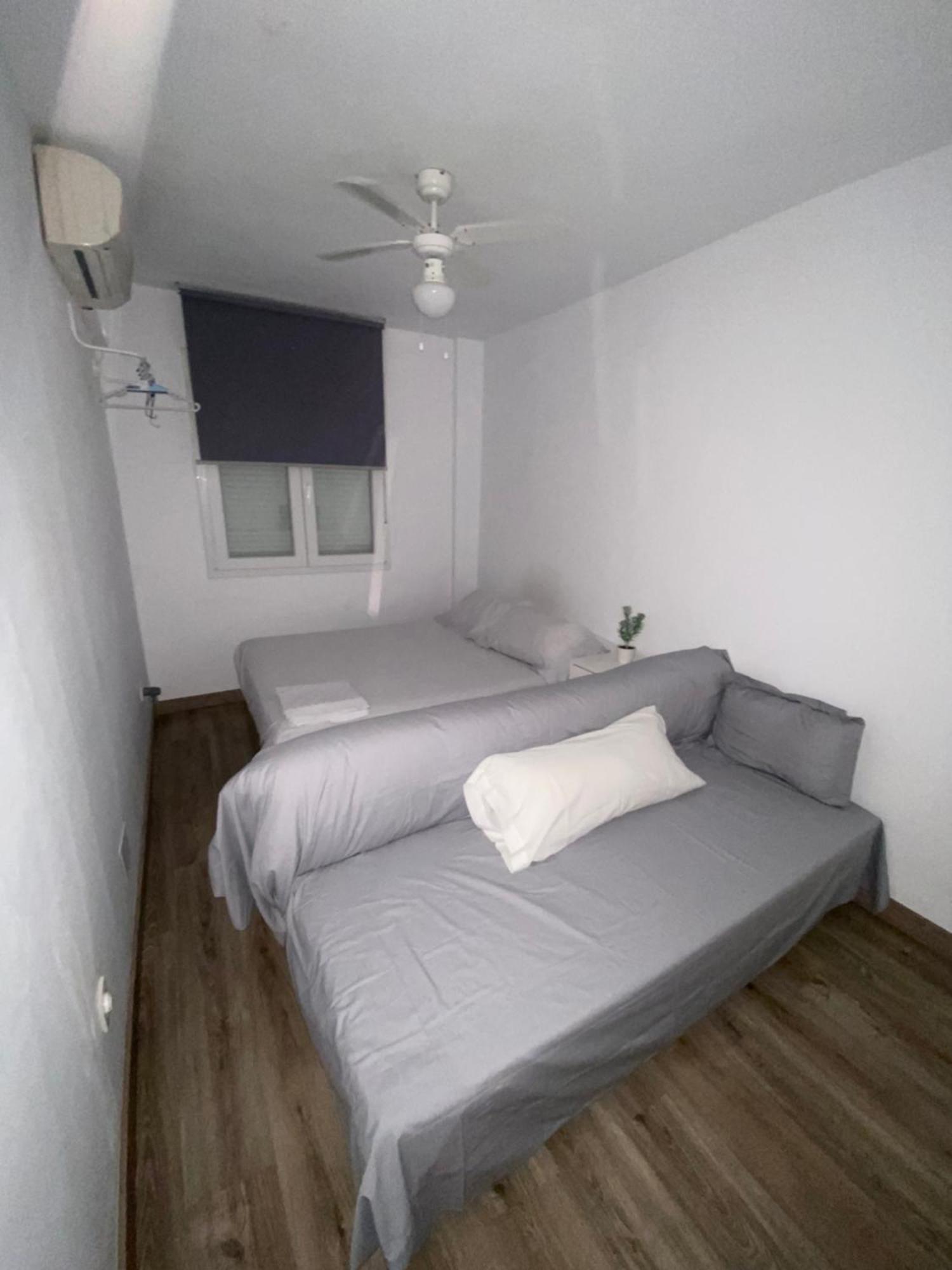 Piso Vacaciones En Familia O Amigos Apartment Малага Стая снимка